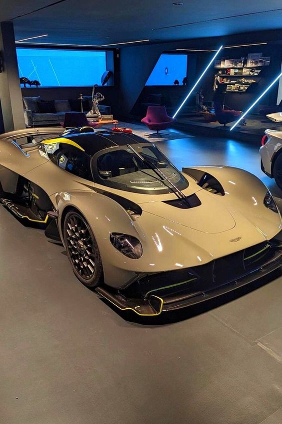 Aston Martin Valkyrie